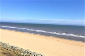 Beachcomber Chalet- short walk to the beach, near Great Yarmouth and Norfolk Broads